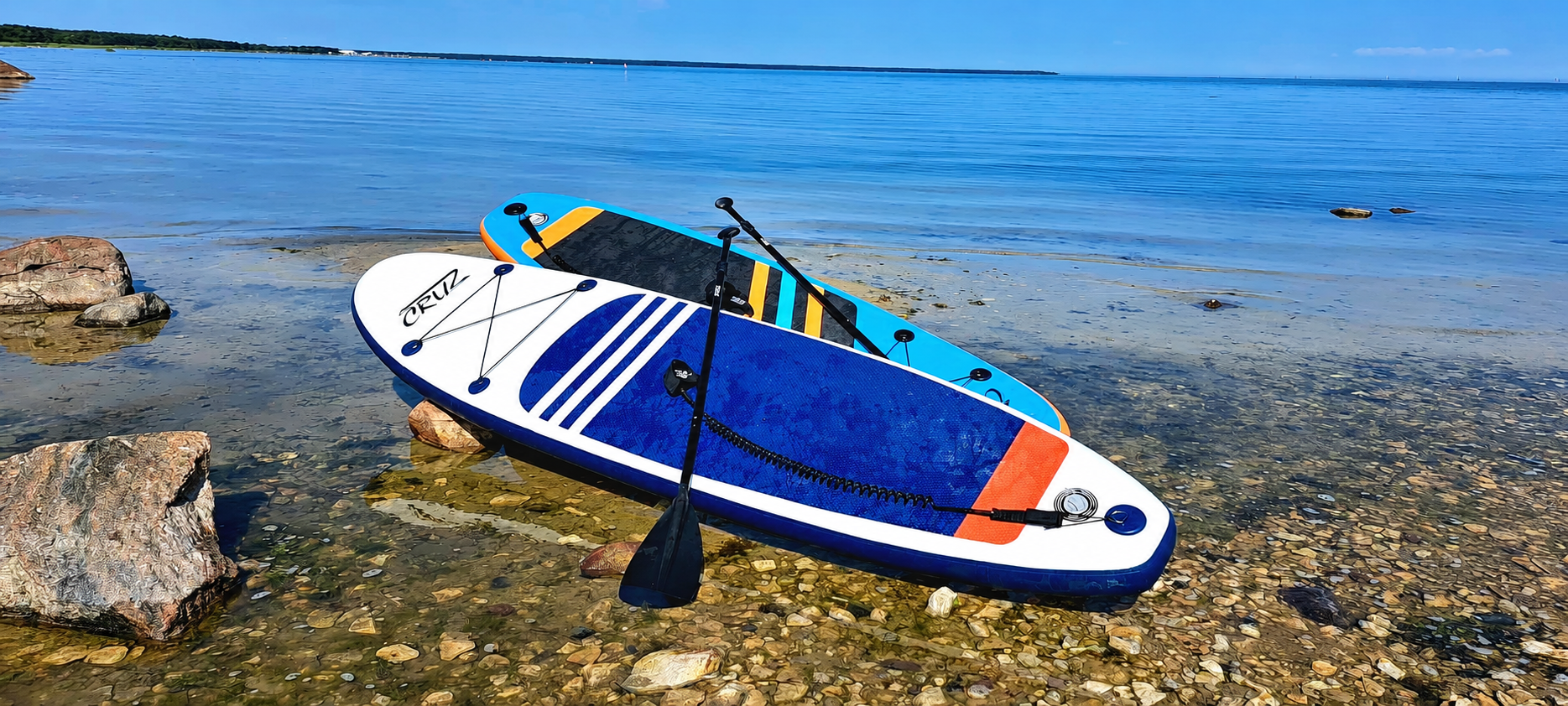 Kaks SUP-lauda Hiiumaa kivisel rannal