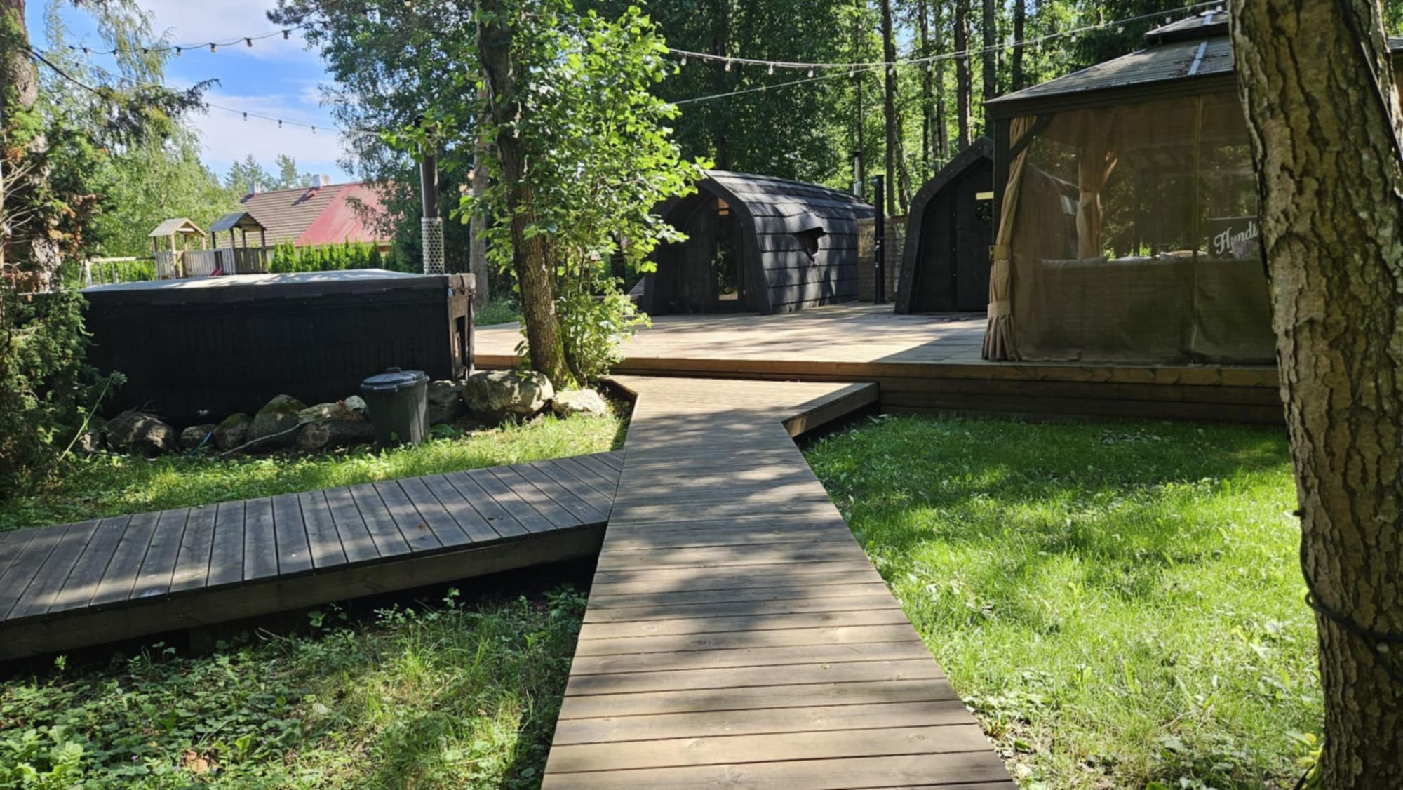 Õueala — saunaterrass ja mullivann