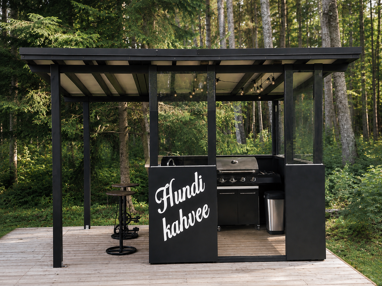 Hundi Kahvee grillinurk metsa ääres